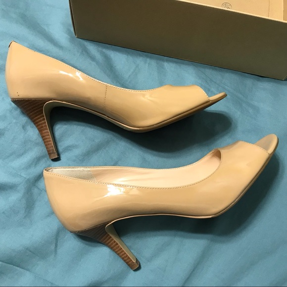 Cole Hahn (New York City) Air Lainey Open Toe Pump w/box. - Picture 3 of 10